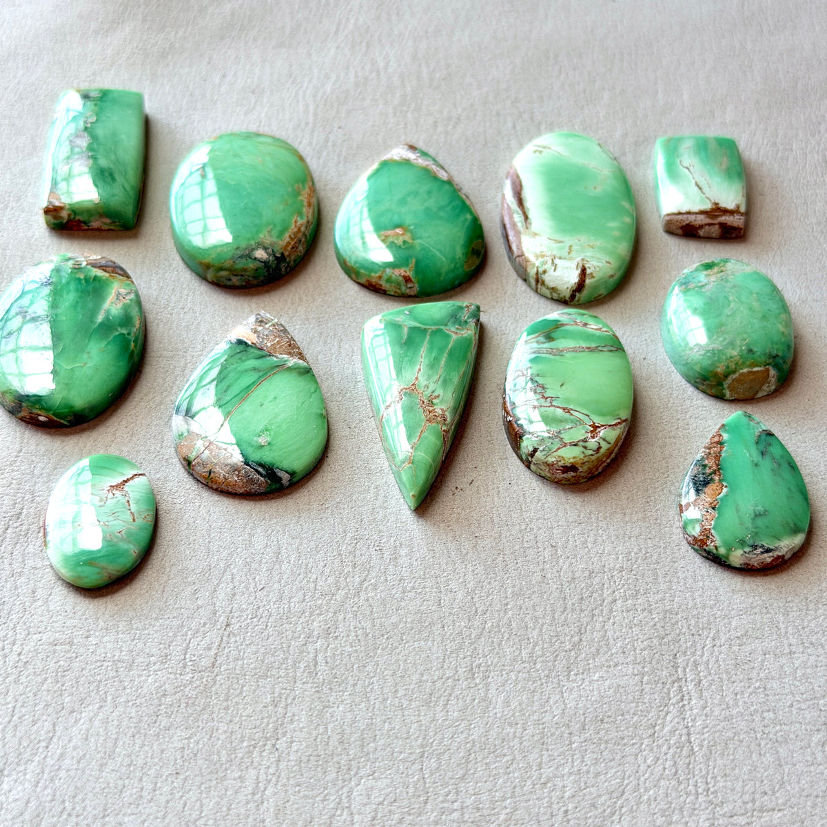 17-32mm Australian Variscite Cabochon Smooth - Choose your Stone (W18)
