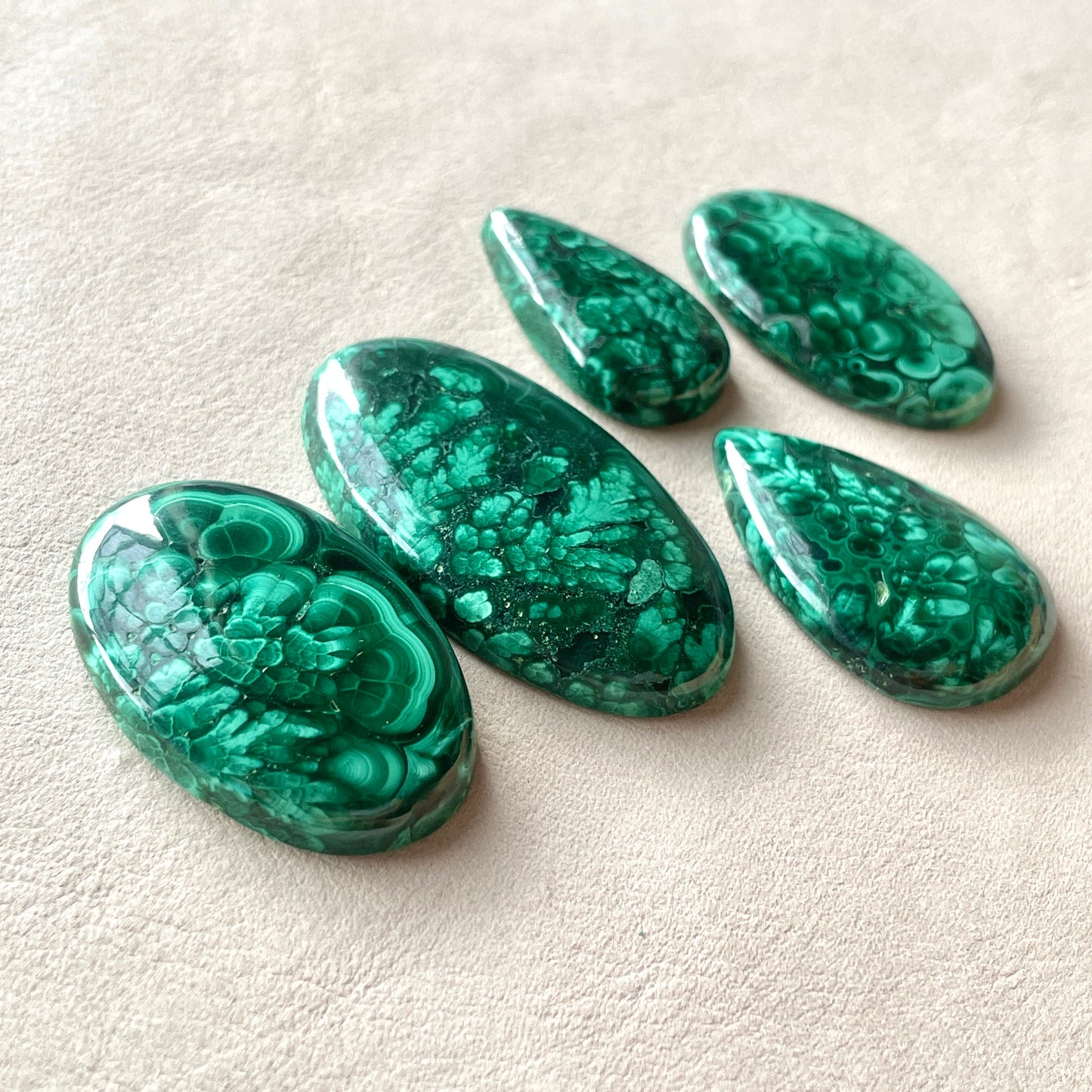 Flower Pattern ‘Blooms’ Malachite Cabochon Smooth - Choose your Stone (W7)