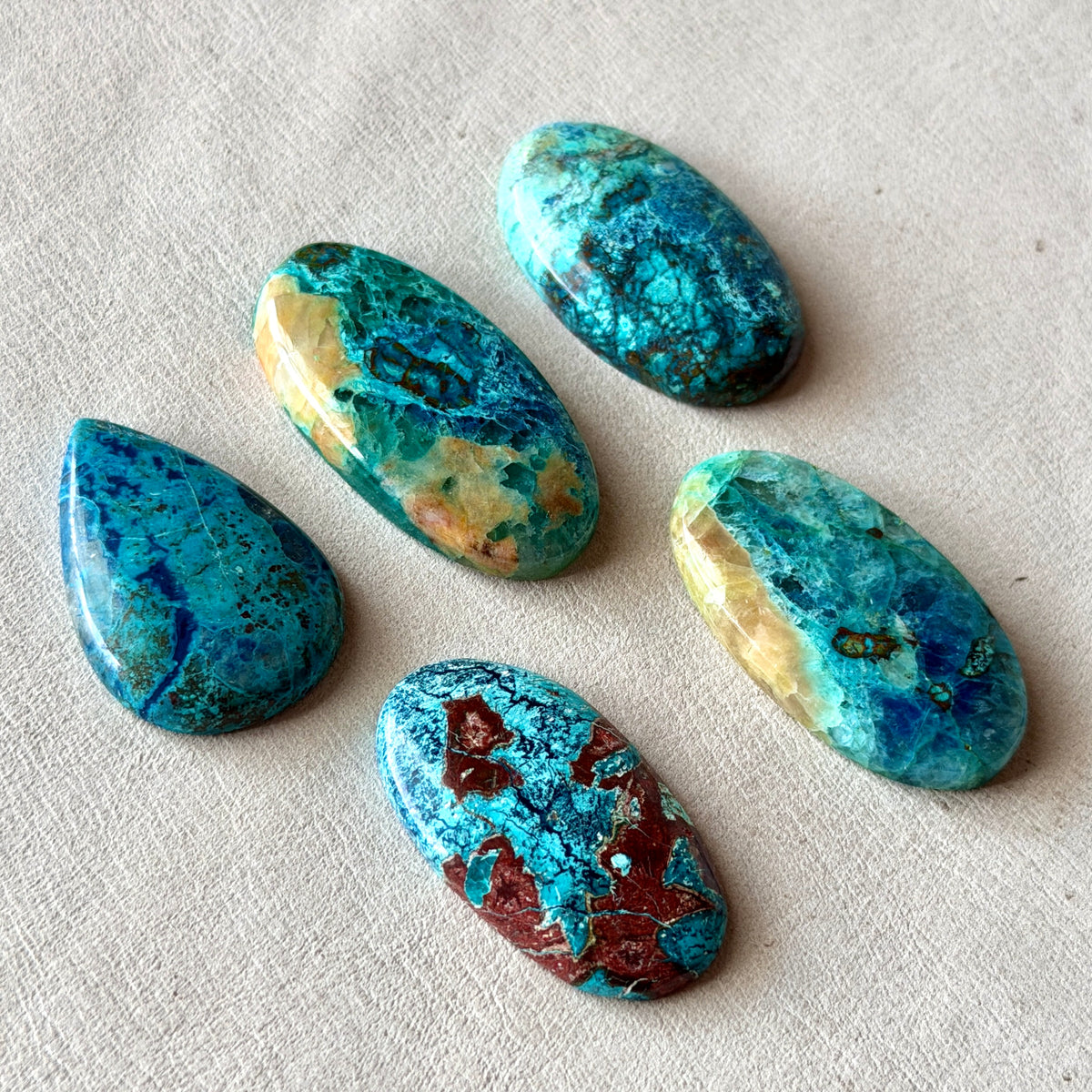 27-34mm Shattuckite (with Azurite, Cuprite & Dioptase) Cabochon Smooth - Choose your Stone (W17)