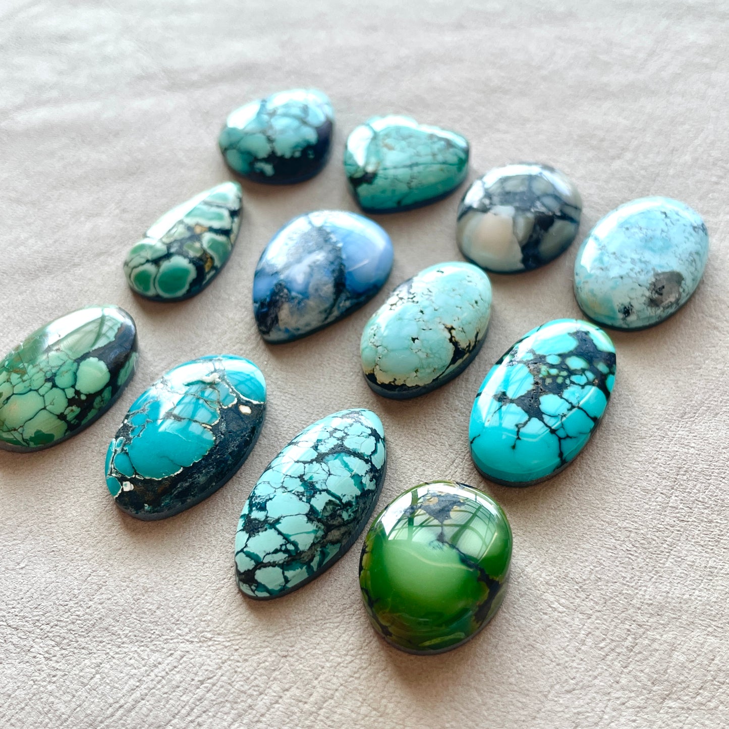 18-26mm Hubei Turquoise Cabochon Smooth (Backed) - Choose your Stone (K-W6)
