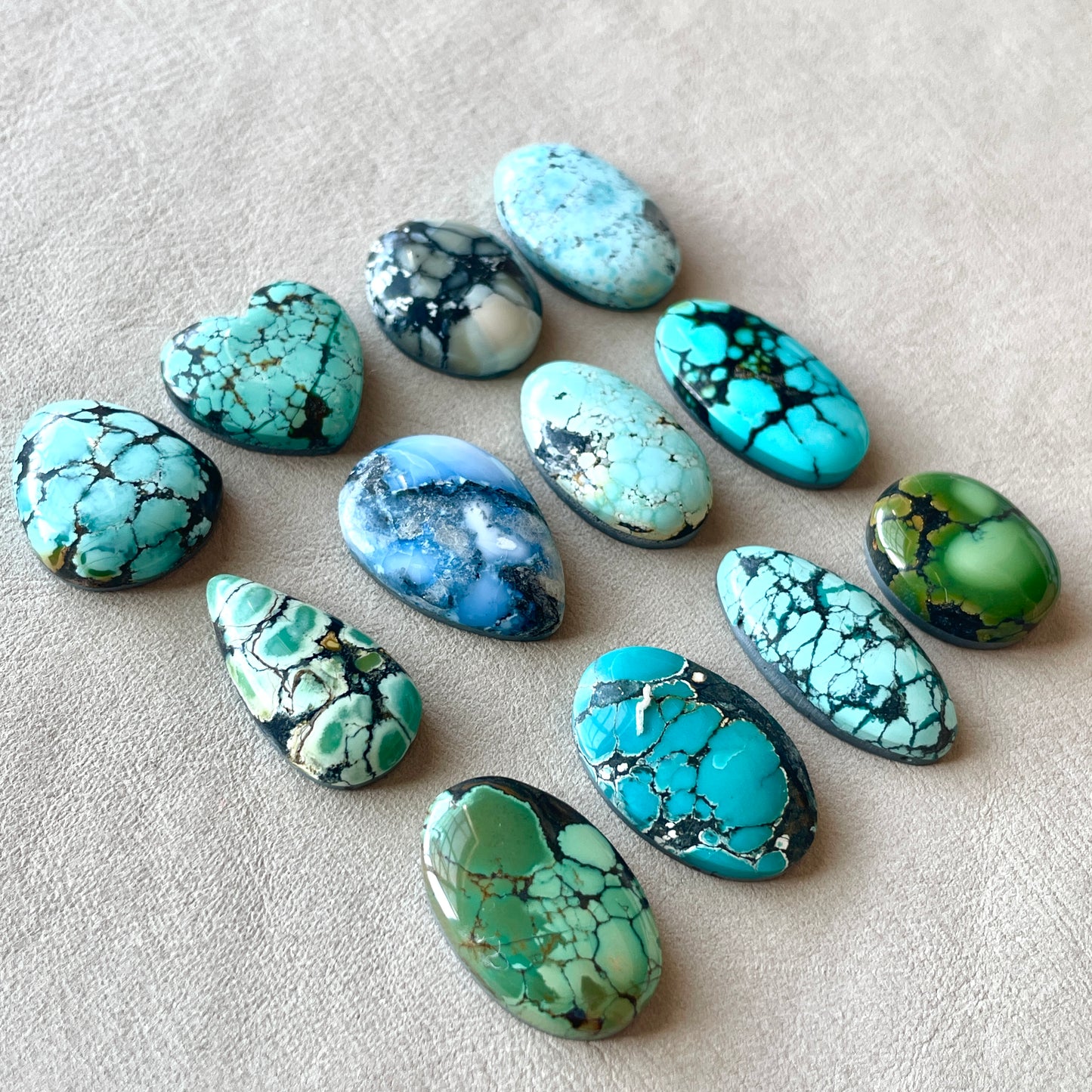 18-26mm Hubei Turquoise Cabochon Smooth (Backed) - Choose your Stone (K-W6)
