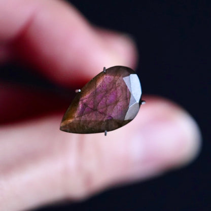 Pink/Rose Gold Labradorite Faceted Freeform (Pavilion Back) - 19x11.5mm (W11)