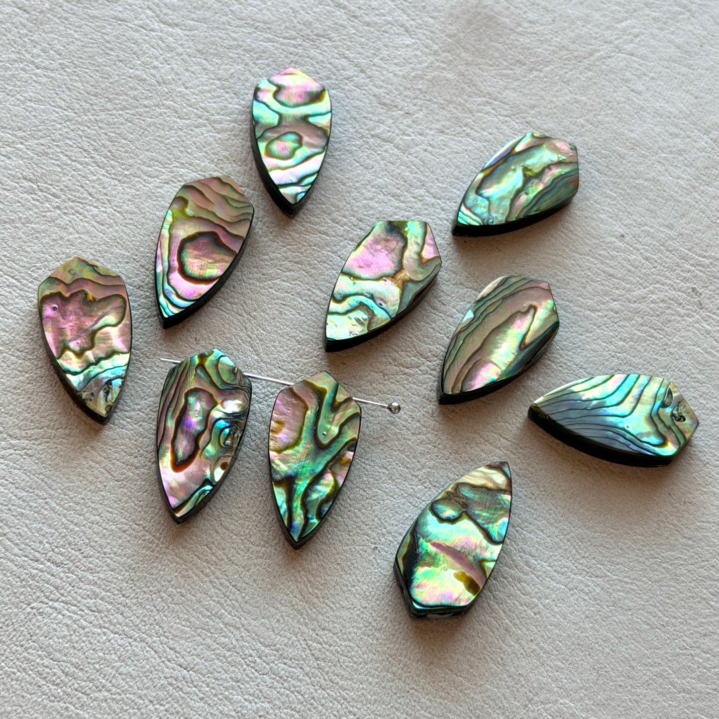 20x10mm Abalone Paua Shell (Shield-shape) Briolettes (Flat back) - Set of 2 (W12)