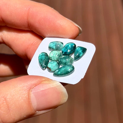 8pcs (Juicy) Emerald & Mint Kyanite Cabochons Smooth - 6-10mm (FULL LOT) (W14)