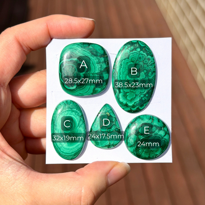 24-39mm Malachite Cabochon Smooth - Choose your Stone (W8)
