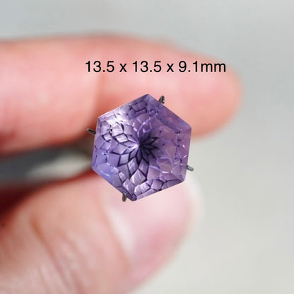 Fantasy cut 'Flower' Amethyst - Hexagonal Faceted Gemstone (Pavilion Back) - 13.5 x 13.5 mm (C-W6)