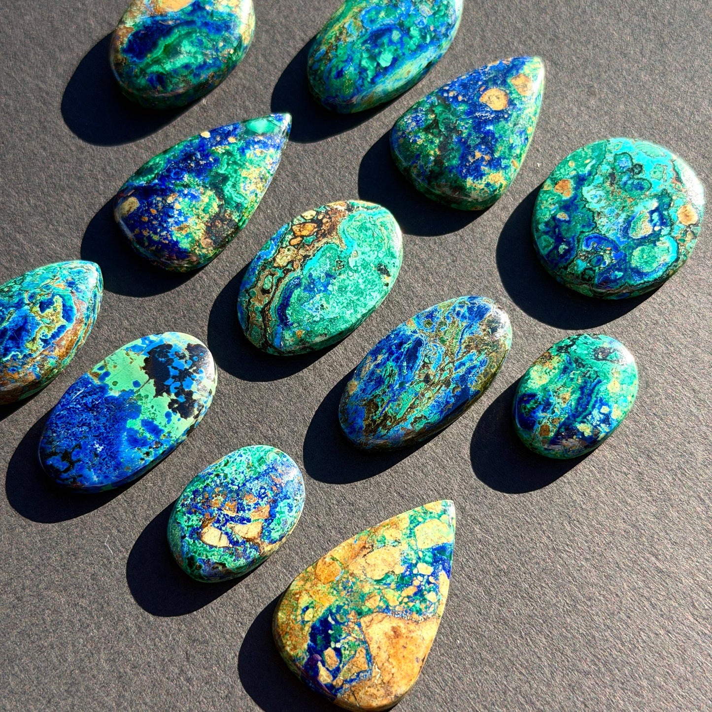 22-34mm 'Scenic' Azurite Malachite Cabochon Smooth - Choose your Stone (W4-EY)