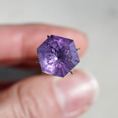 Fantasy cut 'Flower' Amethyst - Hexagonal Faceted Gemstone (Pavilion Back) - 13.5 x 13.5 mm (A-W6-EY)
