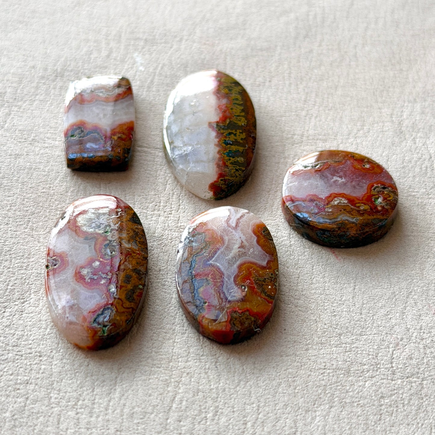 17-28mm Red Moroccan Seam Agate Cabochon Smooth - Choose your Stone (W5-EY)