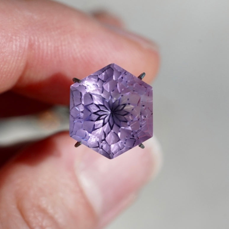 Fantasy cut 'Flower' Amethyst - Hexagonal Faceted Gemstone (Pavilion Back) - 13.5 x 13.5 mm (C-W6)