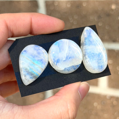 23-33mm High-Grade Rainbow Moonstone Cabochon Smooth - Choose your Stone (W15)