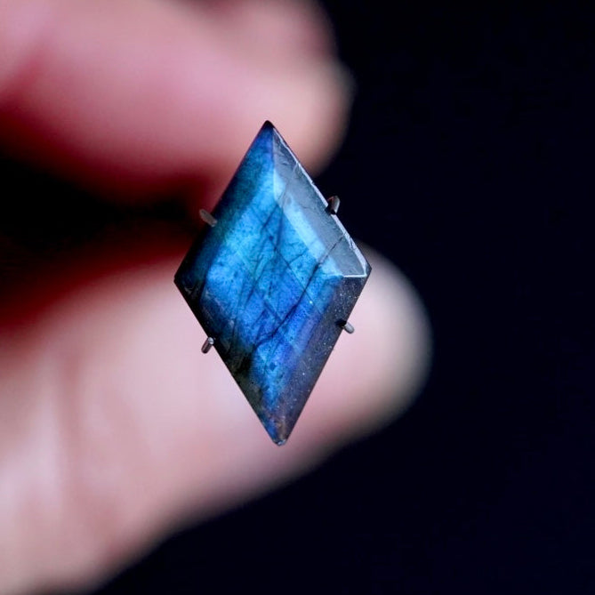 Blue Labradorite Faceted Diamond (Pavilion Back) - 20.5x12.5mm (W11)