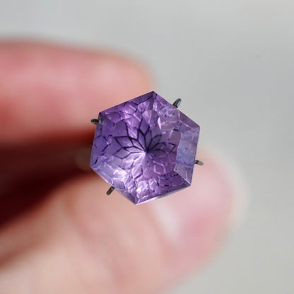 Fantasy cut 'Flower' Amethyst - Hexagonal Faceted Gemstone (Pavilion Back) - 13.5 x 13.5 mm (A-W6-EY)