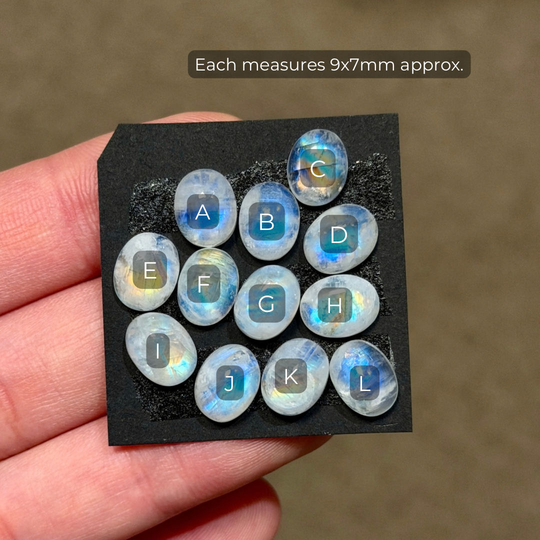 Rainbow Moonstone Oval Cabochon Smooth (9x7mm) - Choose your Stone (W12)