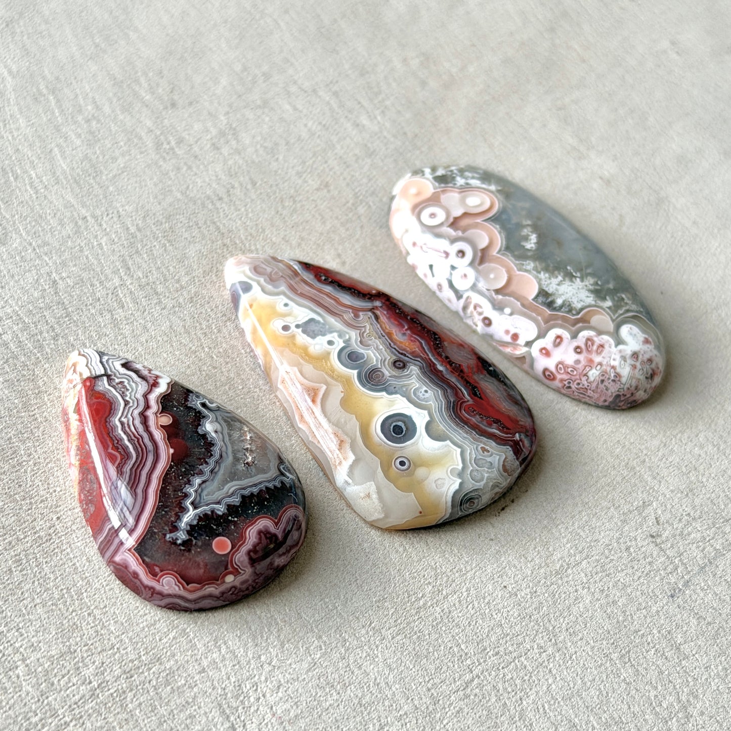 30-37mm Mexican Crazy Lace Agate Cabochon Smooth - Choose your Stone (W5)