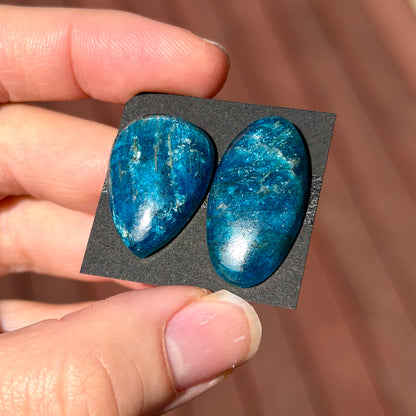 23-27mm Neon Blue Apatite (Chatoyant) Cabochon Smooth - Choose your Stone (W5)