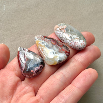 30-37mm Mexican Crazy Lace Agate Cabochon Smooth - Choose your Stone (W5)