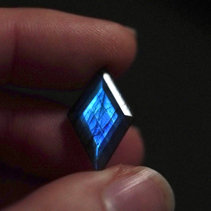 Blue Labradorite Faceted Diamond (Pavilion Back) - 20.5x12.5mm (W11)