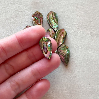 20x10mm Abalone Paua Shell (Shield-shape) Briolettes (Flat back) - Set of 2 (W12)